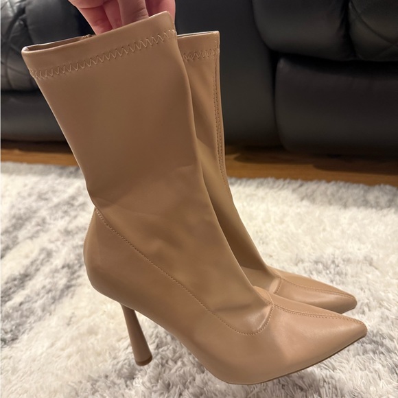 Beige/tan bootie heels - Picture 2 of 4